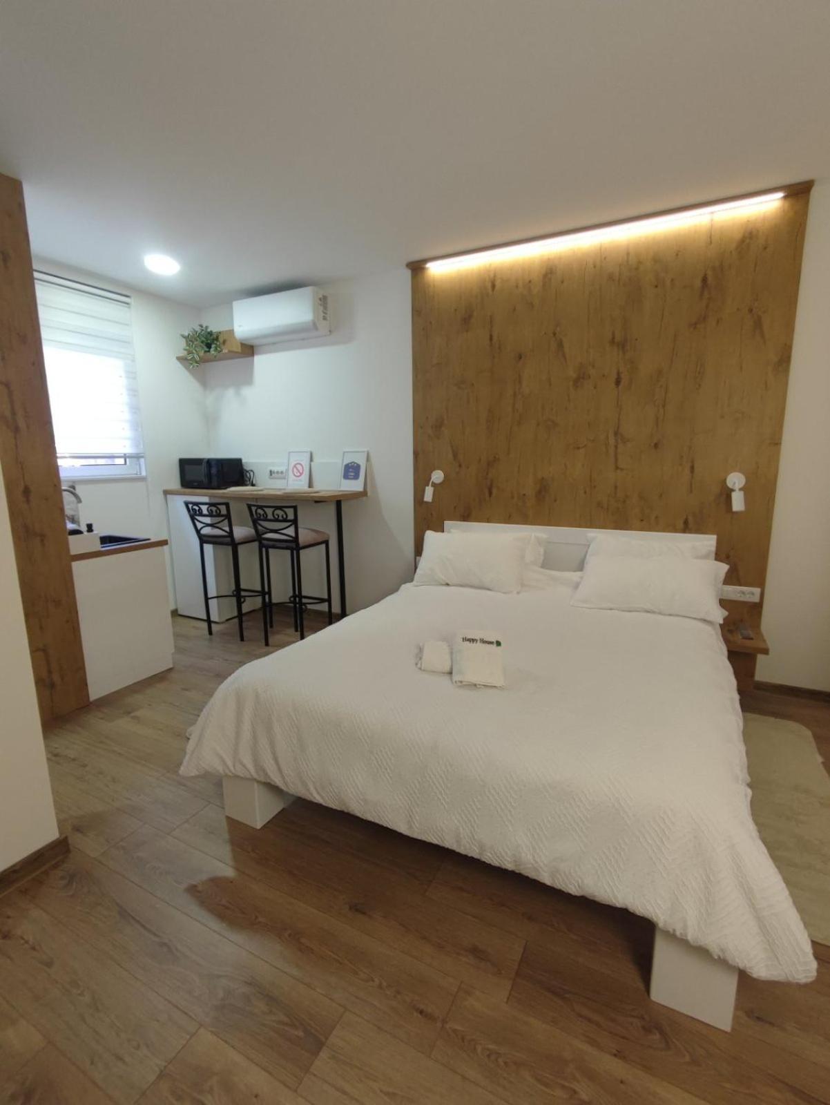 Apartmani Happy House Surcin Exterior photo