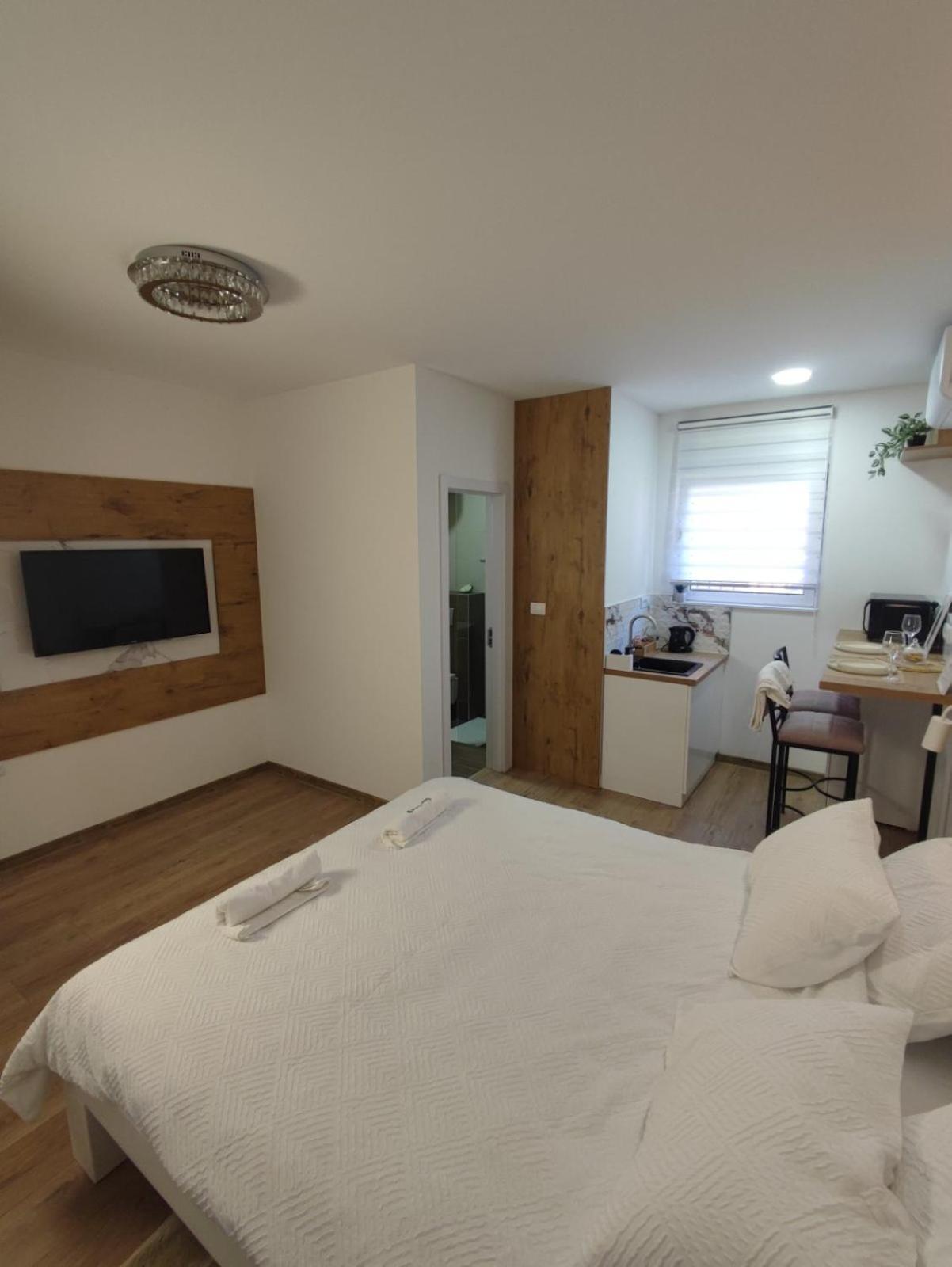 Apartmani Happy House Surcin Exterior photo