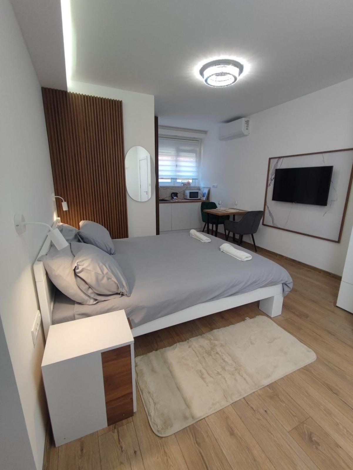 Apartmani Happy House Surcin Exterior photo