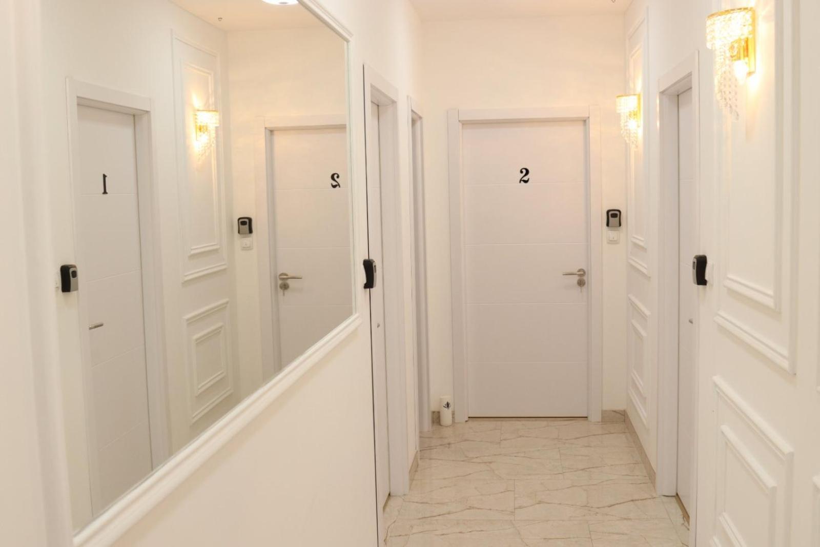 Apartmani Happy House Surcin Exterior photo